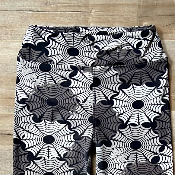 LuLaRoe Black and Gray Spider Web Leggings - OS - New - Picture 6 of 13